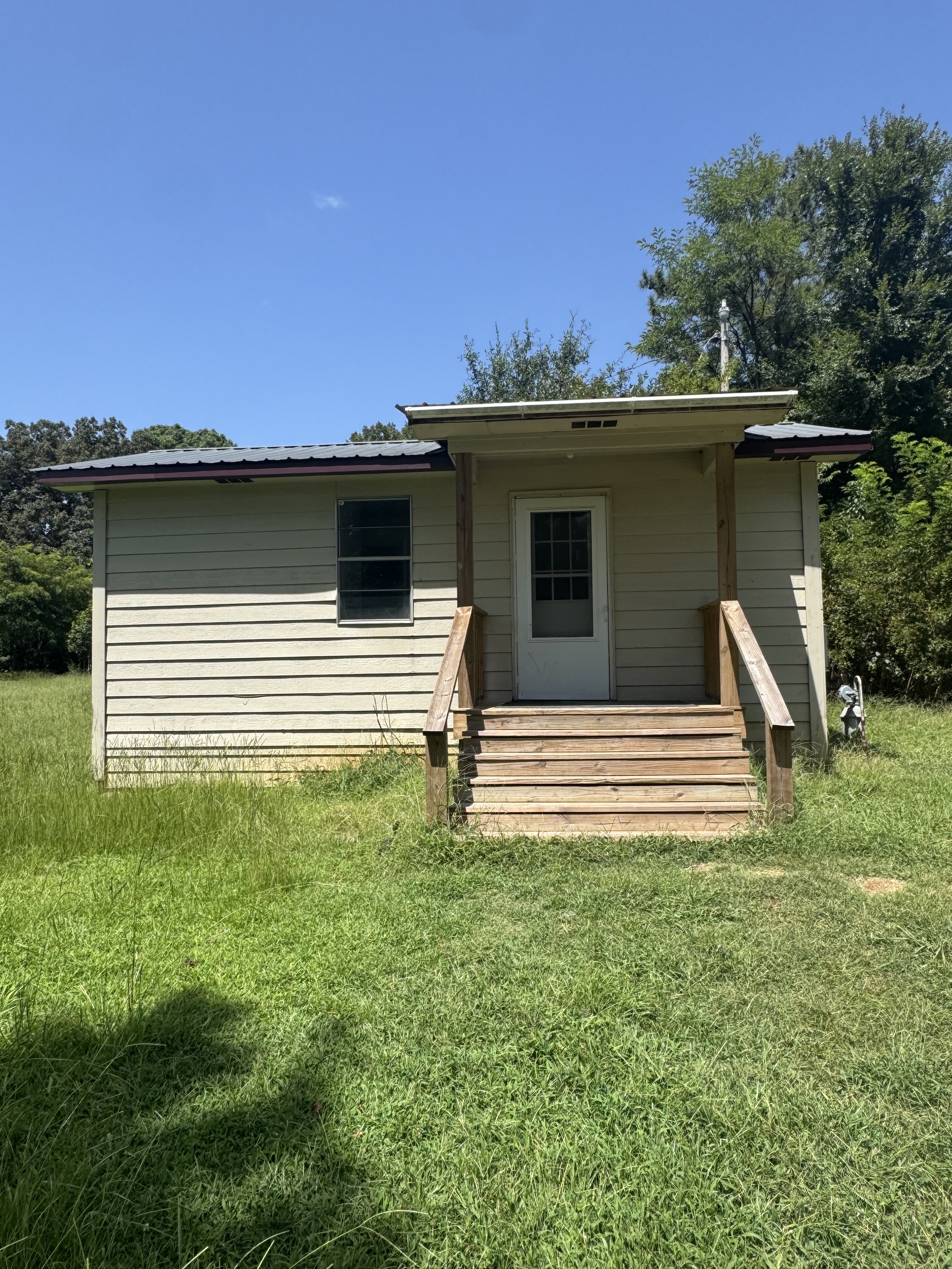 1005 Hwy 30 East